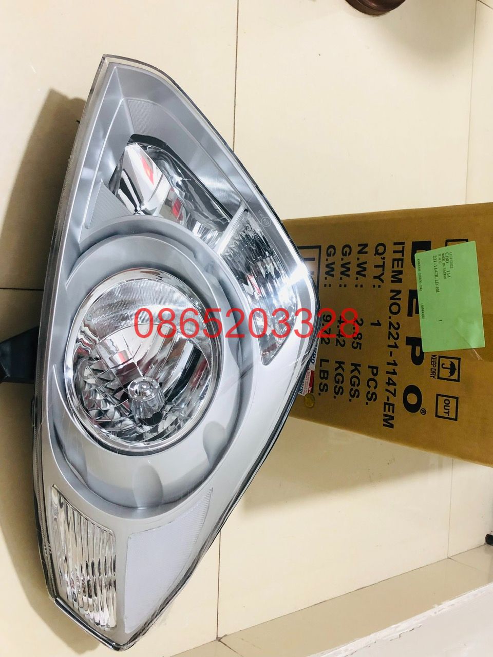 Đèn pha Grand starex hàng TYC